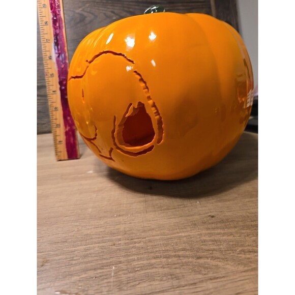 Halloween SNOOPY Peanuts Pumpkin Jack-O-Lantern Plastic Carved NO LIGHT - Picture 4 of 9